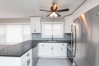 3058 N Kostner Ave, Unit 1E in Chicago, IL - Building Photo - Building Photo