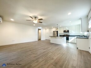 1408 Mountain View St in San Fernando, CA - Building Photo - Building Photo