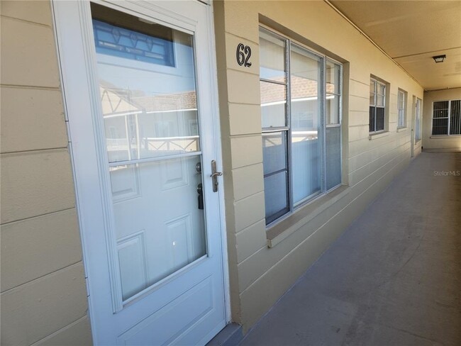 2464 Australia Way E in Clearwater, FL - Building Photo - Building Photo