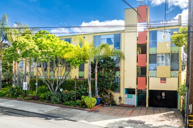 Bel Aire Courtyard in Oakland, CA - Building Photo - Building Photo
