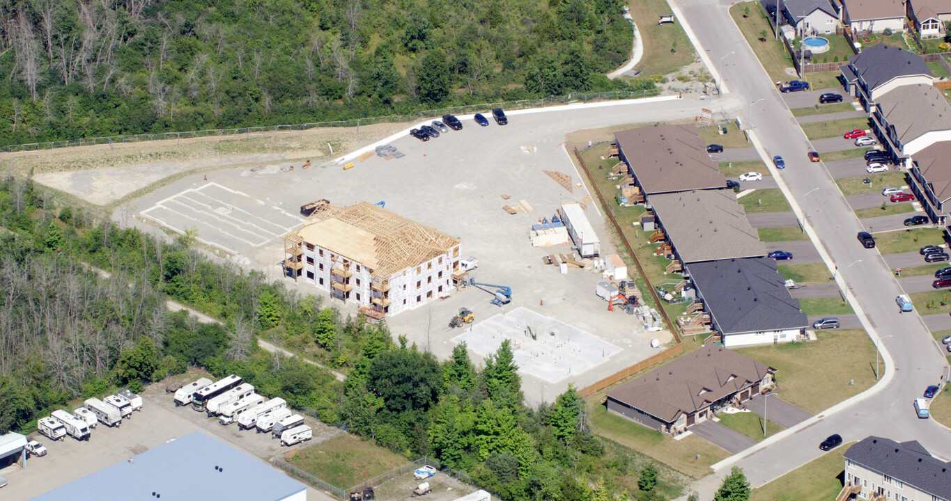 Trailside Square in Smiths Falls, ON - Building Photo