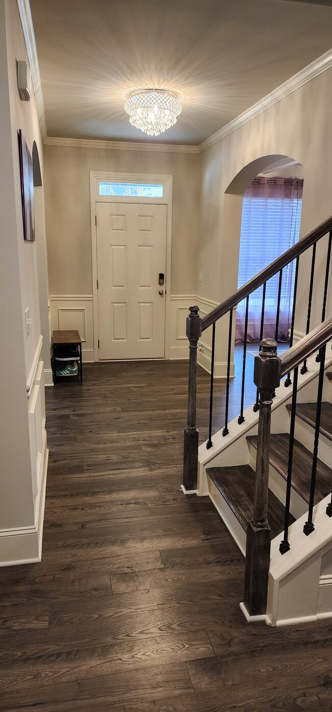 property at 1746 Hamilton Lake Pkwy