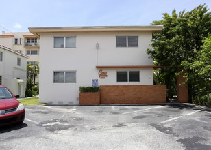 Gary Apartments in Coral Gables, FL - Building Photo - Building Photo