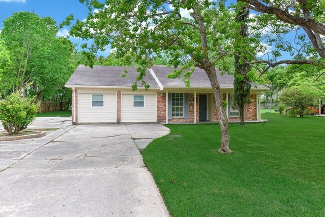 18610 Anne Dr in Houston, TX - Building Photo - Building Photo