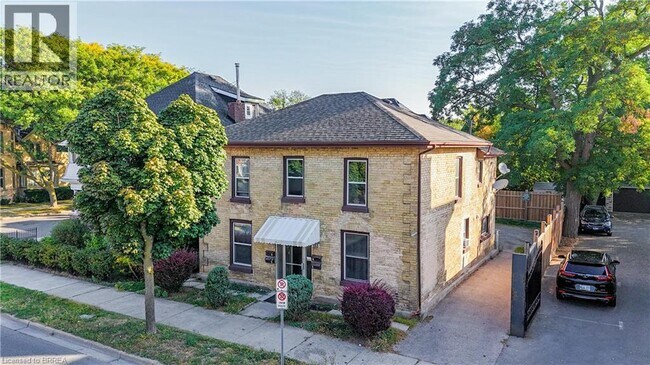 property at 113 Brant Ave