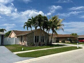 21023 Rustlewood Ave in Boca Raton, FL - Building Photo - Building Photo