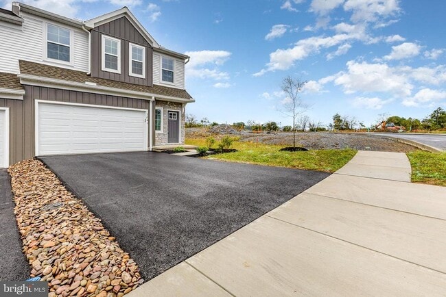 7841 Briarwood Dr in Harrisburg, PA - Building Photo - Building Photo