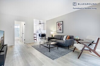1231 S Bundy Dr in Los Angeles, CA - Building Photo - Building Photo