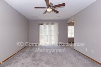 209 W Main St in Smithville, MO - Building Photo - Building Photo