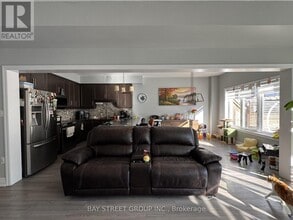 51 Dominion Cres in Niagara-On-The-Lake, ON - Foto de edificio - Building Photo