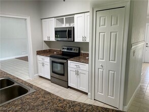 373 St Andrews Blvd in Naples, FL - Building Photo - Building Photo