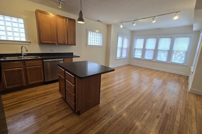 property at 4926 N Albany Ave