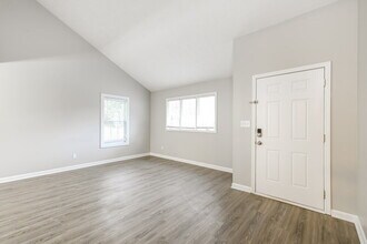 4392 Hardwood Cir SW in Lilburn, GA - Building Photo - Building Photo