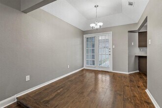 814 Custer St in Arlington, TX - Building Photo - Building Photo