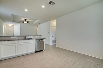 217 La Dera Dr in Liberty Hill, TX - Building Photo - Building Photo