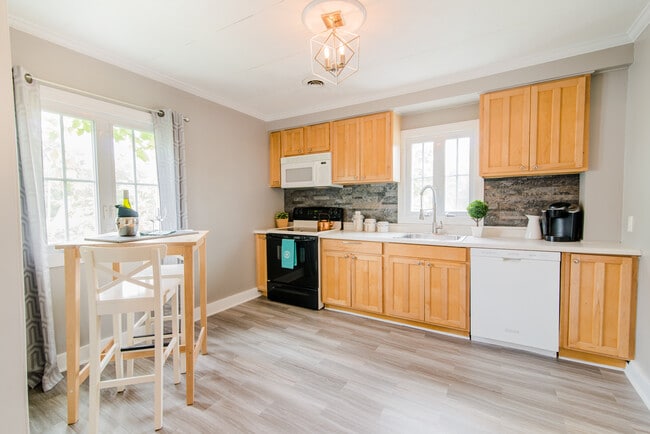 427 Thomas St SE, Unit 2 in Grand Rapids, MI - Building Photo - Building Photo