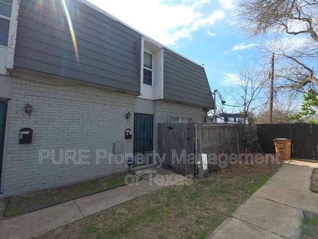 property at 5808 Wellington Dr