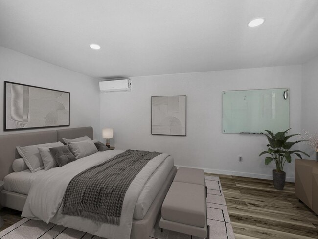 property at 1527 Queensbury Ave