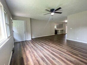 1932 S Broadway Ave in Springfield, MO - Building Photo - Building Photo