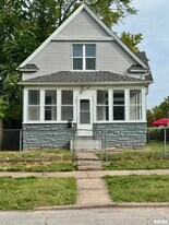 619 13th Ave in Rock Island, IL - Building Photo