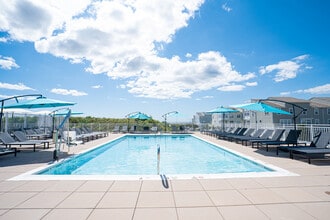 The Tides At Arverne By The Sea in Arverne, NY - Foto de edificio - Building Photo