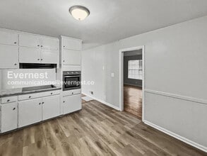 1824 Maplecrest Ln in Fultondale, AL - Foto de edificio - Building Photo