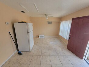 2918 Fan Palm Dr in Davenport, FL - Foto de edificio - Building Photo