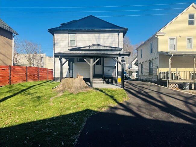 202 Cleveland Ave in Endicott, NY - Building Photo - Building Photo