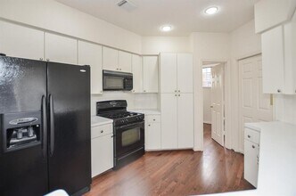 1909 Branard St in Houston, TX - Building Photo - Building Photo