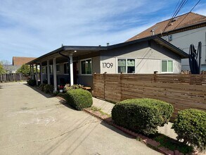 1709 Pacific Ave in Alameda, CA - Building Photo - Building Photo