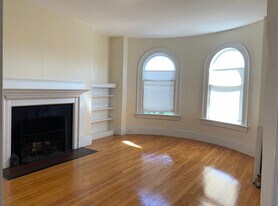 2 Ware St, Unit 403 in Cambridge, MA - Building Photo