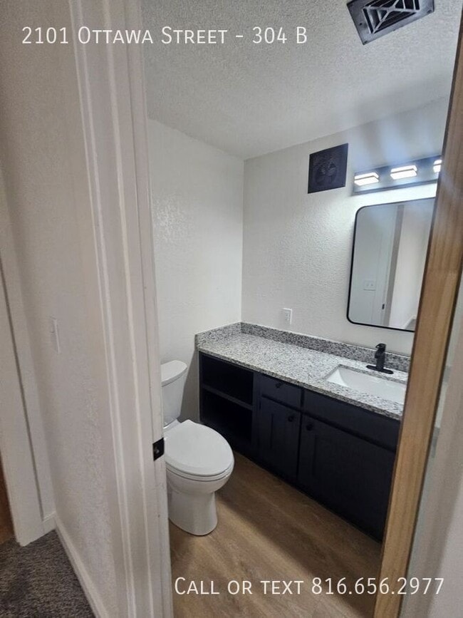 2101 Ottawa St in Leavenworth, KS - Building Photo - Building Photo