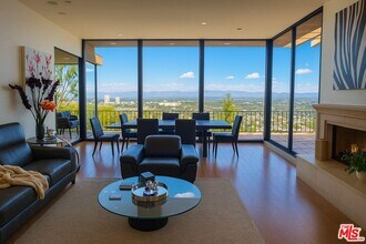 3873 Beverly Ridge Dr in Los Angeles, CA - Building Photo - Building Photo