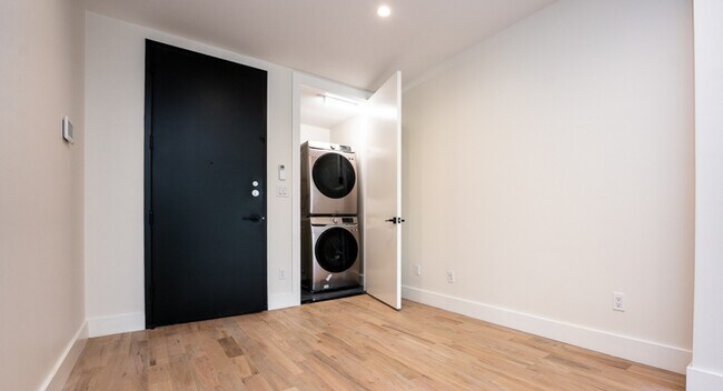 123 Park Ave-Unit -4B in Brooklyn, NY - Building Photo - Building Photo