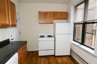 724.5 W Barry Ave in Chicago, IL - Building Photo - Building Photo
