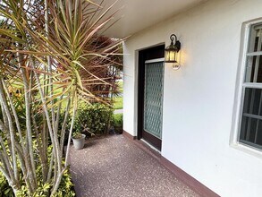 984 Normandy Ln in Delray Beach, FL - Building Photo - Building Photo