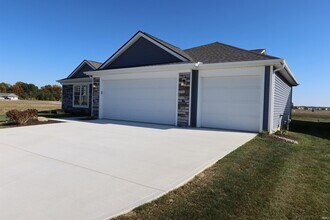 5437 Broad Fields Cove in Fort Wayne, IN - Building Photo - Building Photo