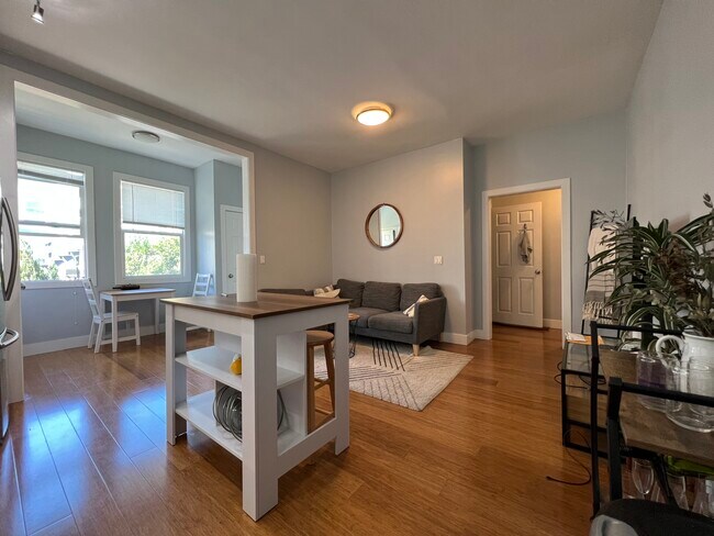 26 San Carlos St, Unit 26 in San Francisco, CA - Foto de edificio - Building Photo