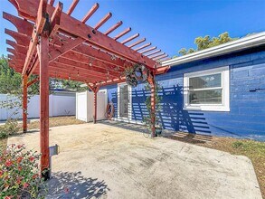 7401 16th St N in St. Petersburg, FL - Building Photo - Building Photo