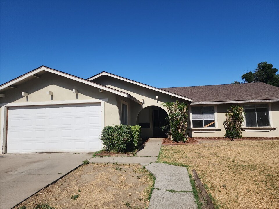 205 Eula Dr in Modesto, CA - Building Photo