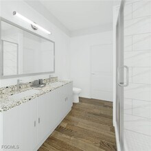 12171 Treeline Ave in Ft. Myers, FL - Foto de edificio - Building Photo