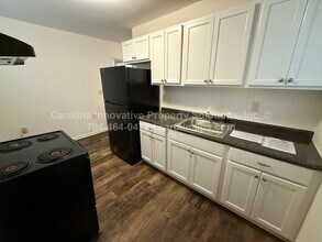 1800 Newland Rd in Charlotte, NC - Building Photo - Building Photo