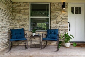 11807 Oakwood Dr in Austin, TX - Building Photo - Building Photo