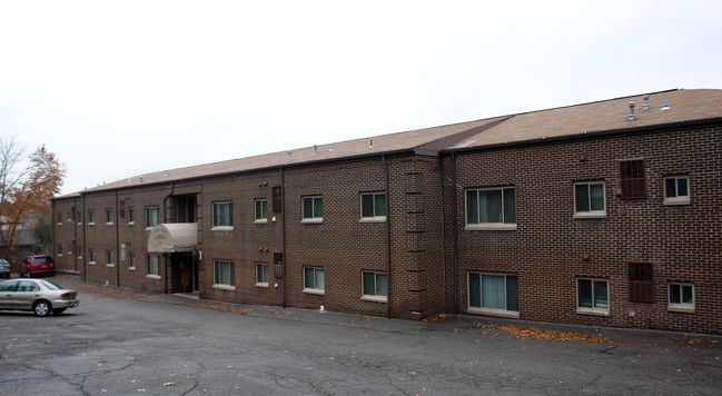 West View Gardens in Pittsburgh, PA - Building Photo - Building Photo