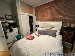 17 Garrison St, Unit 6 in Boston, MA - Foto de edificio - Building Photo