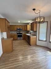 1679 S Burks Ave in Springfield, MO - Building Photo - Building Photo