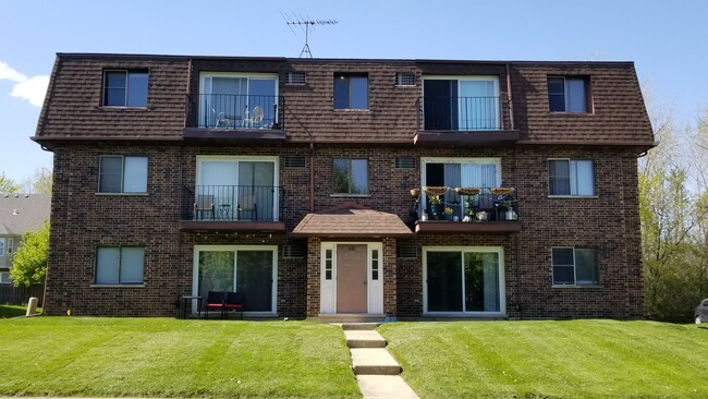 1215 Whispering Hills Ct, Unit 3B