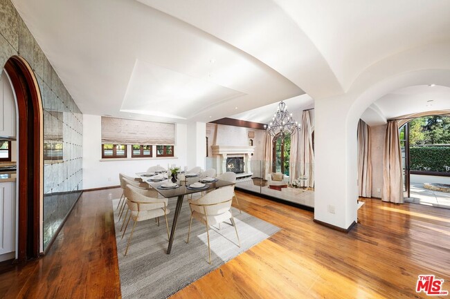 746 Norway Ln in Los Angeles, CA - Building Photo - Building Photo