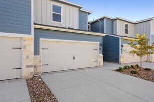 12811 Village Spun Plz in Mustang Ridge, TX - Building Photo