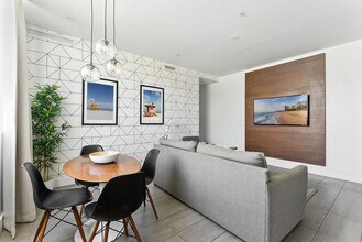 538 Meridian Ave in Miami Beach, FL - Building Photo - Building Photo